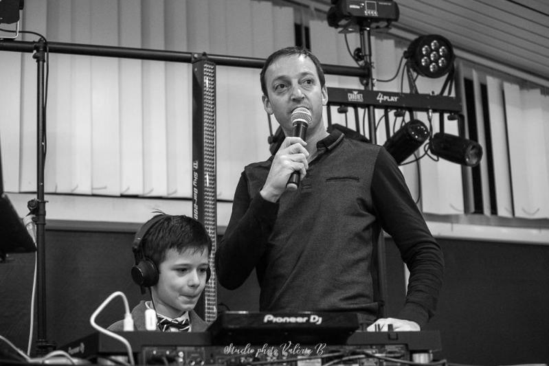 Le dj de la soiree de mariage