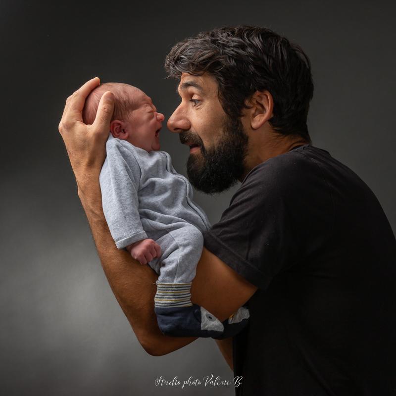 Photographe bebe naissance saint gilles croix de vie
