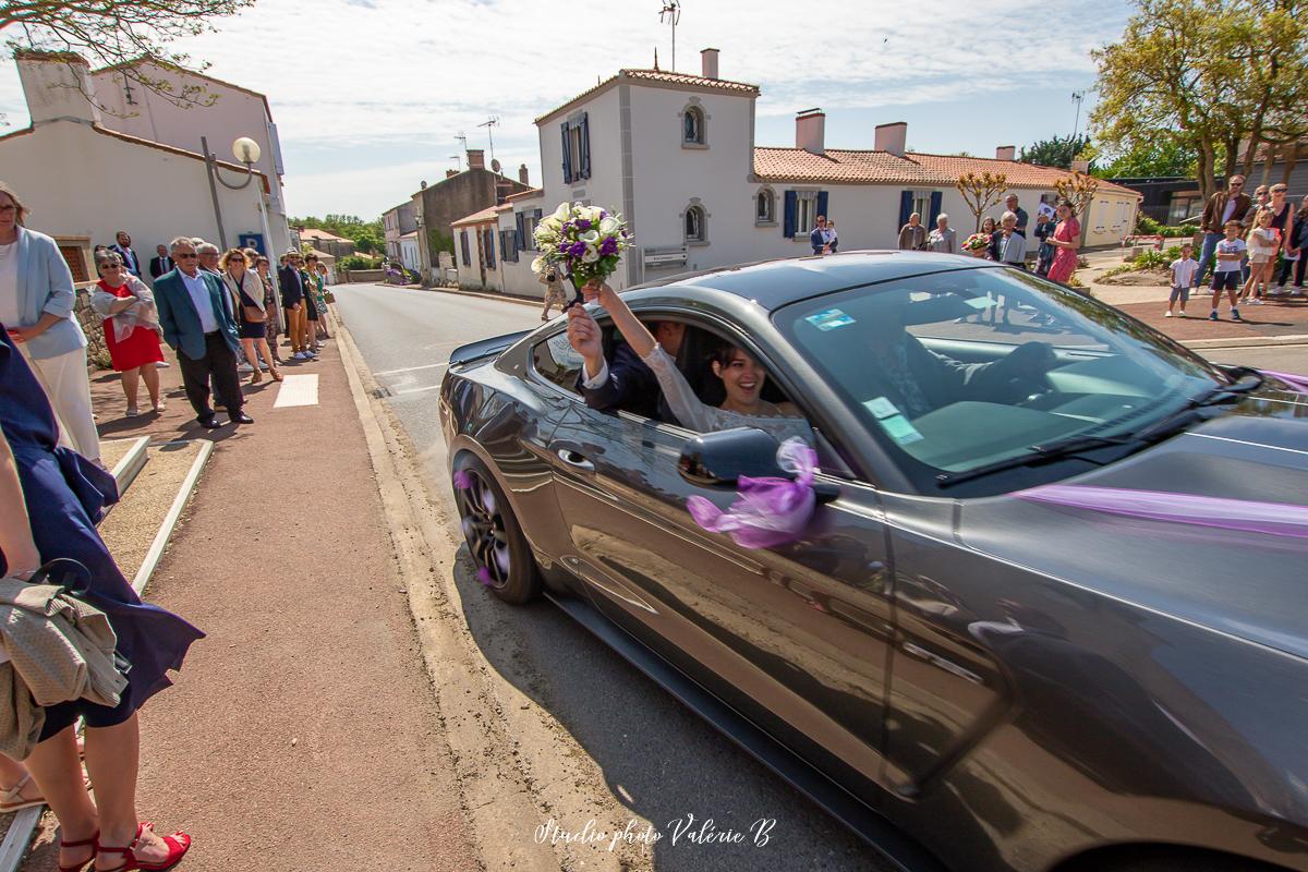 Photographe de mariage en mustang